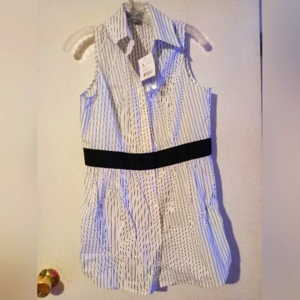 ECCOCI SLEEVELESS‎ Top NWT Sz. 8